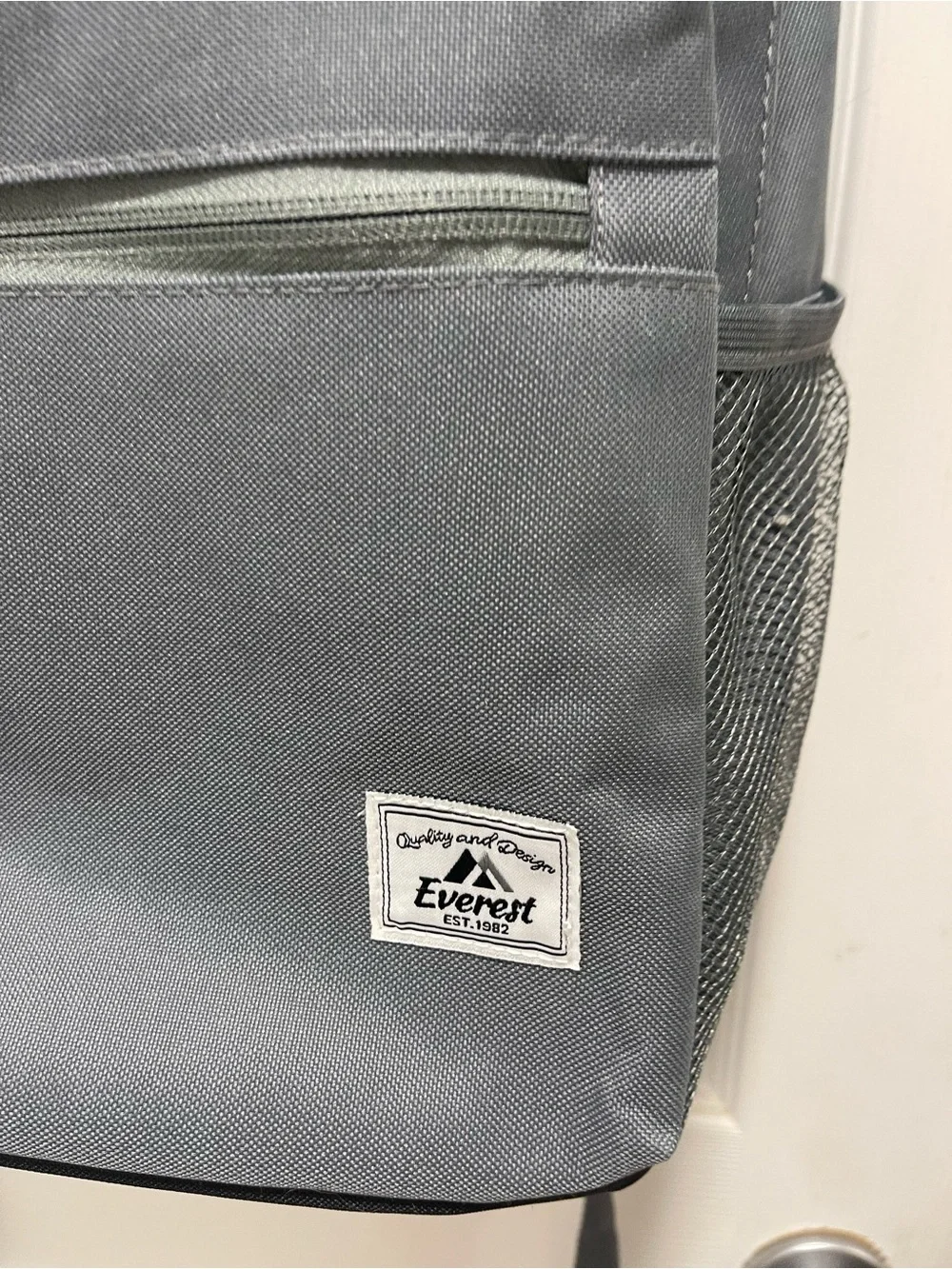 Everest Men's Gray Everyday Backpack